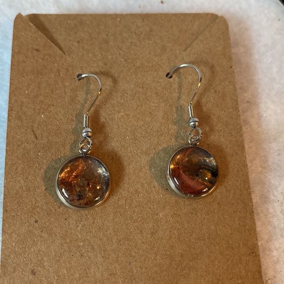 Abstract Acrylic Art Pendant Necklace And Earring Set - Picture 3 of 9